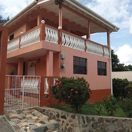 Angie'S Cove, Modern Get-Away Overlooking カストリーズ エクステリア 写真