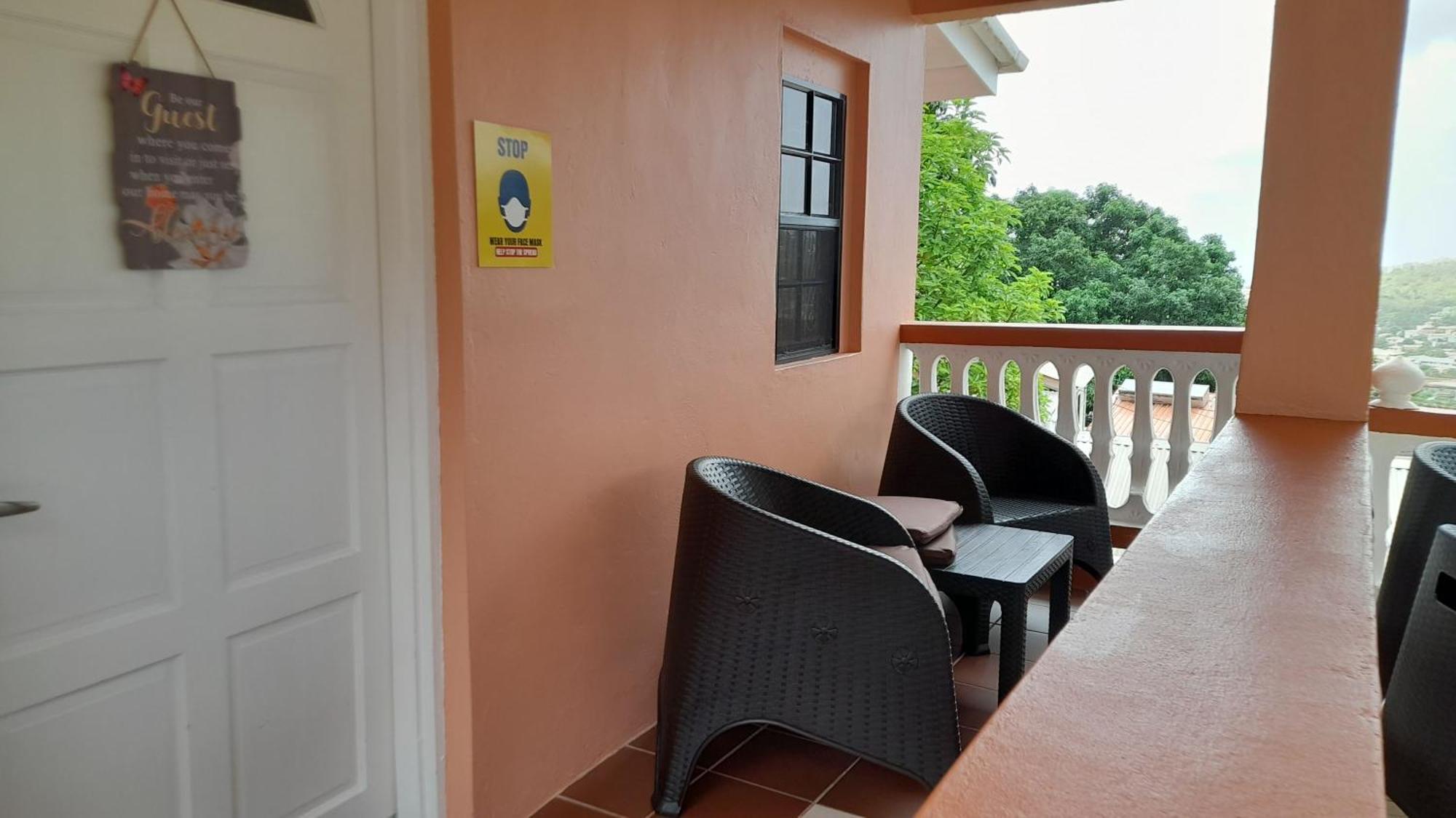 Angie'S Cove, Modern Get-Away Overlooking カストリーズ エクステリア 写真