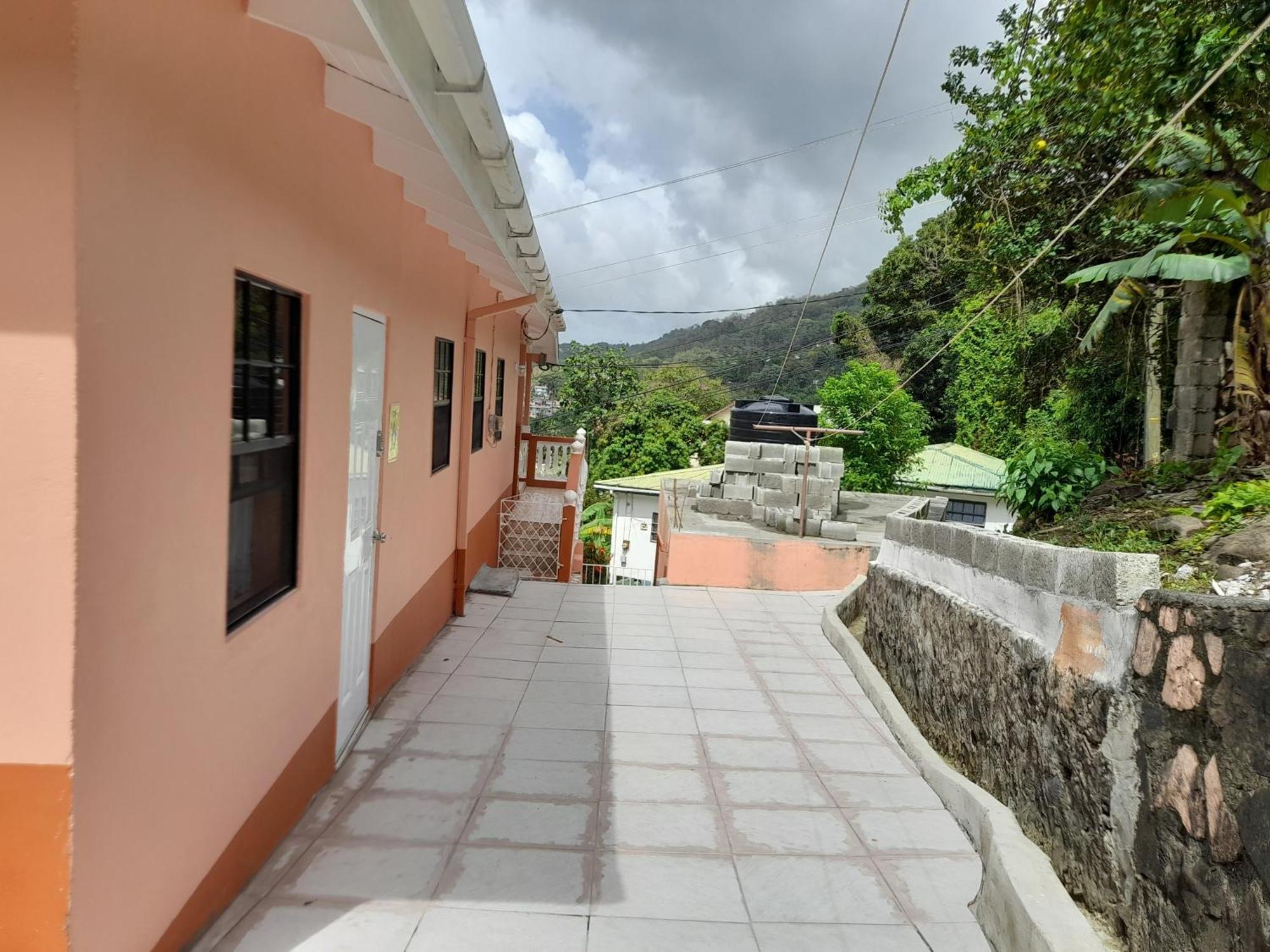 Angie'S Cove, Modern Get-Away Overlooking カストリーズ エクステリア 写真